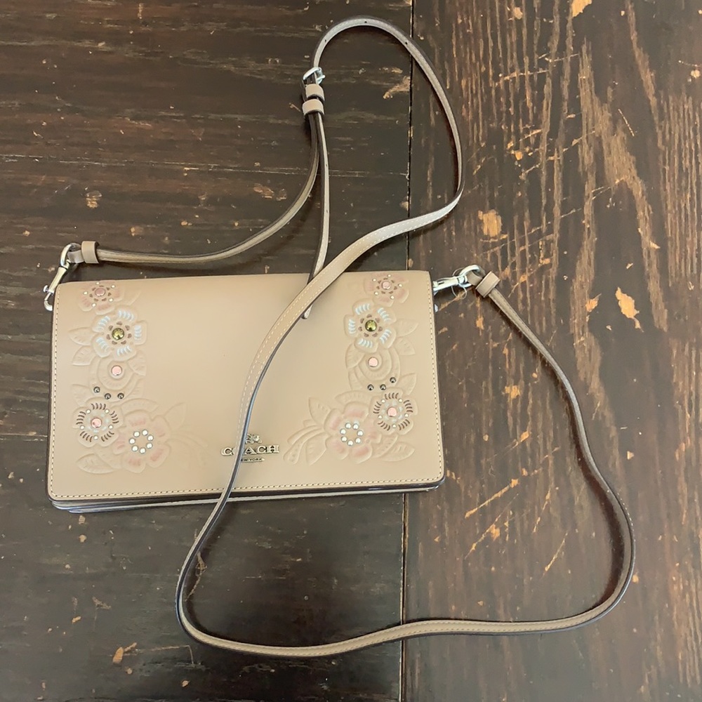 Light blush pink coach purse wallet crossbody with removable strap